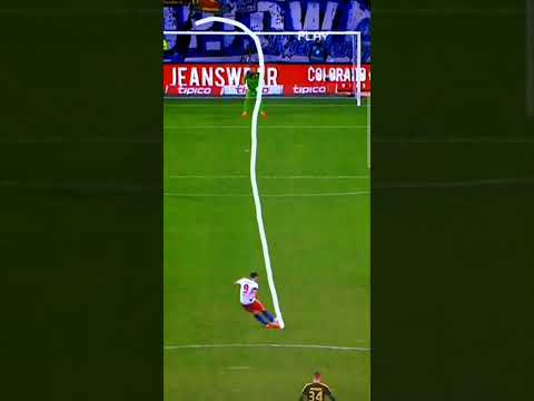 هدف من نصف الملعب