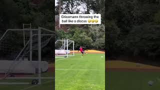 Griezmann’s taking up track and field ? (via Atletico de Madrid/TT)