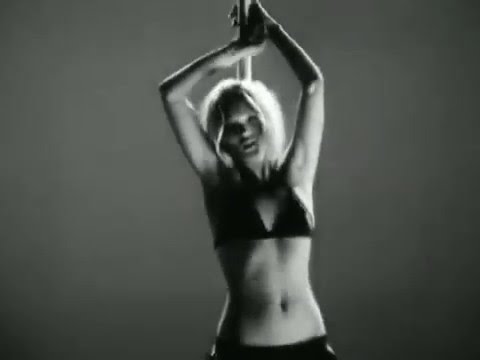Video: Kate Moss povedala, ako sa naučila byť nahá