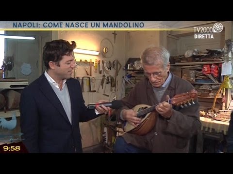 Napoli: come nasce un mandolino