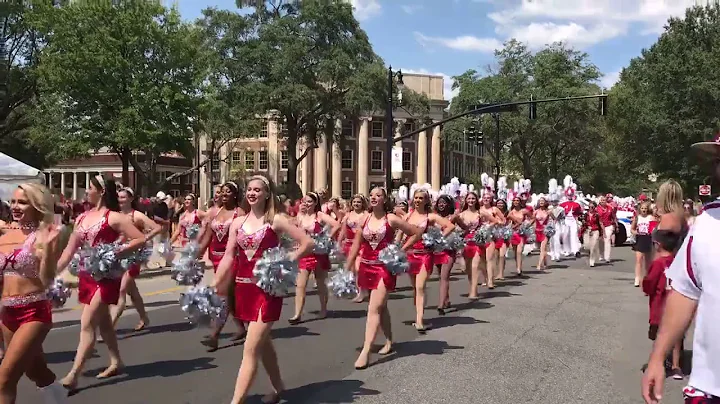 2017 09 09 Cindy Buckner Mullikin Marching to stad...