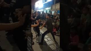 Angklung malioboro bocah joget gak karuan bikin ngakak