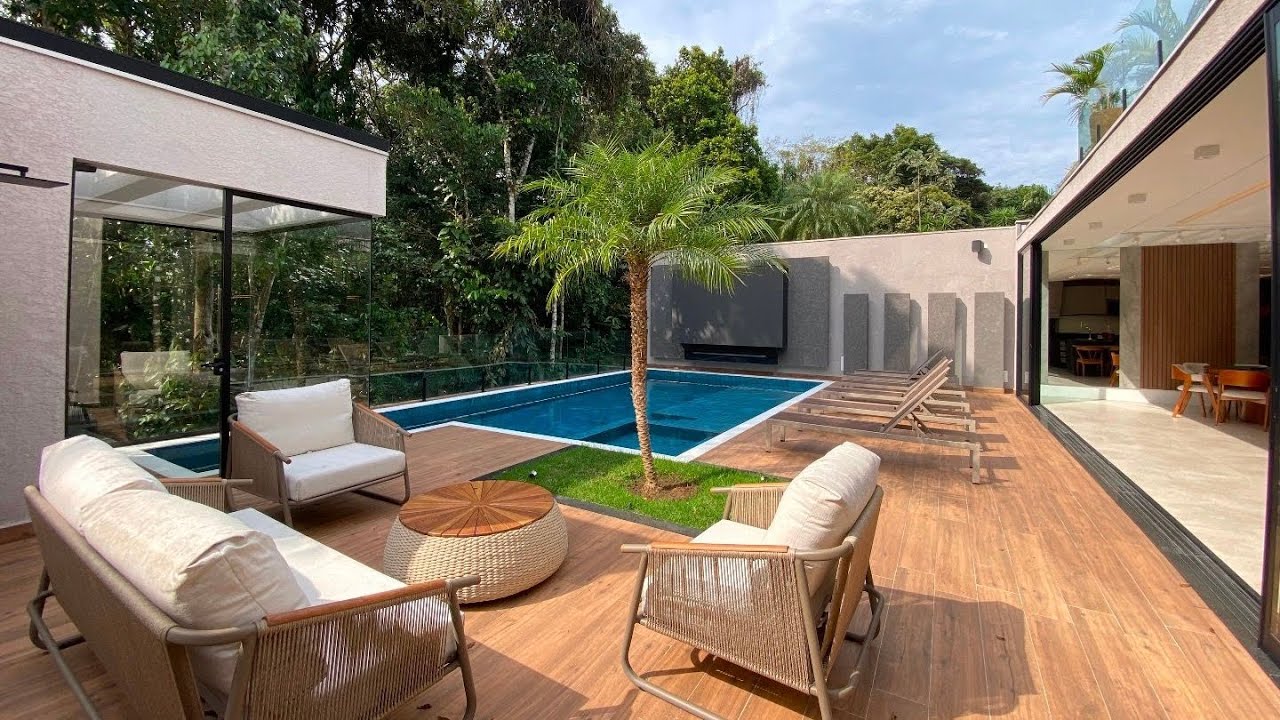 Casa em rua com portaria 24h à venda | Riviera de São Lourenço | CA0681