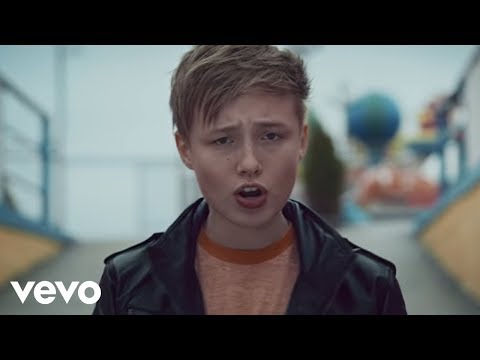 Isac Elliot - First Kiss