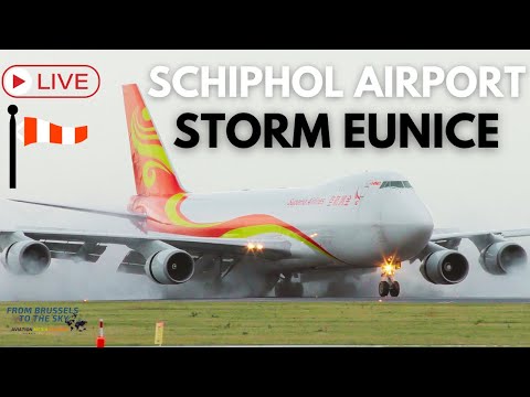 Live - STORM EUNICE #SCHIPHOL AIRPORT - LANDINGS