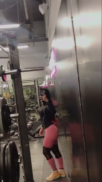 Keliatan pendek gak sih pakai sepatu ini ?, 🍑🍑