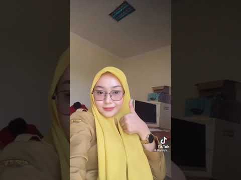 Ibu guru montok main tiktok