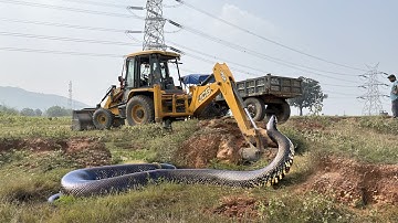 JCB 3dx Xpert Machine Loading Mud Tractor