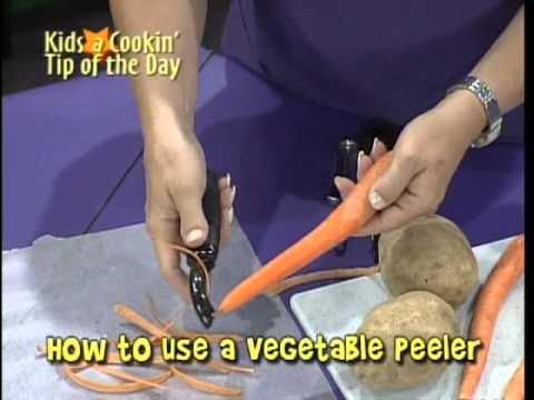 The Best Fruit/Vegetable Peelers for Kids