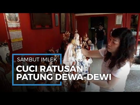 Video: Mencuci Patung Di Taman – Bagaimana Membersihkan Patung Taman