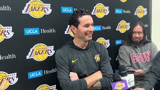 Download Lagu JJ Redick geeft gezondheidsupdates, bespreekt Adou Thiero's debuut in de G League en de nalatensc... MP3