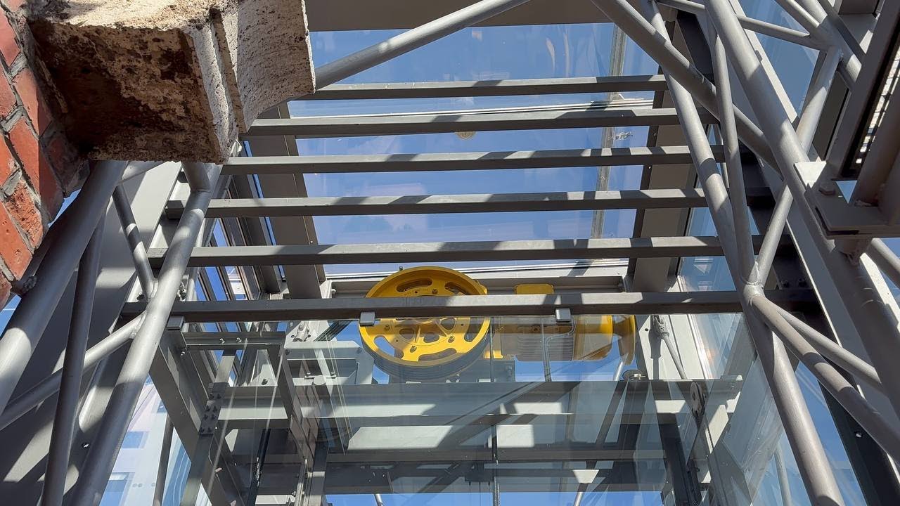 Motorview! Scenic 2002 Radetzky traction Elevator at university in Weimar