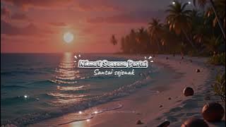 Nikmati Suasana Pantai 