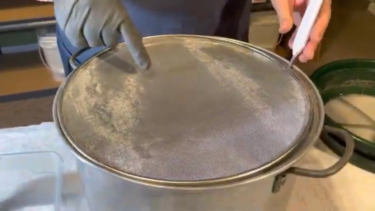 Sifting Frass 1.25 Sifter vs 25 Sifter. YouTube