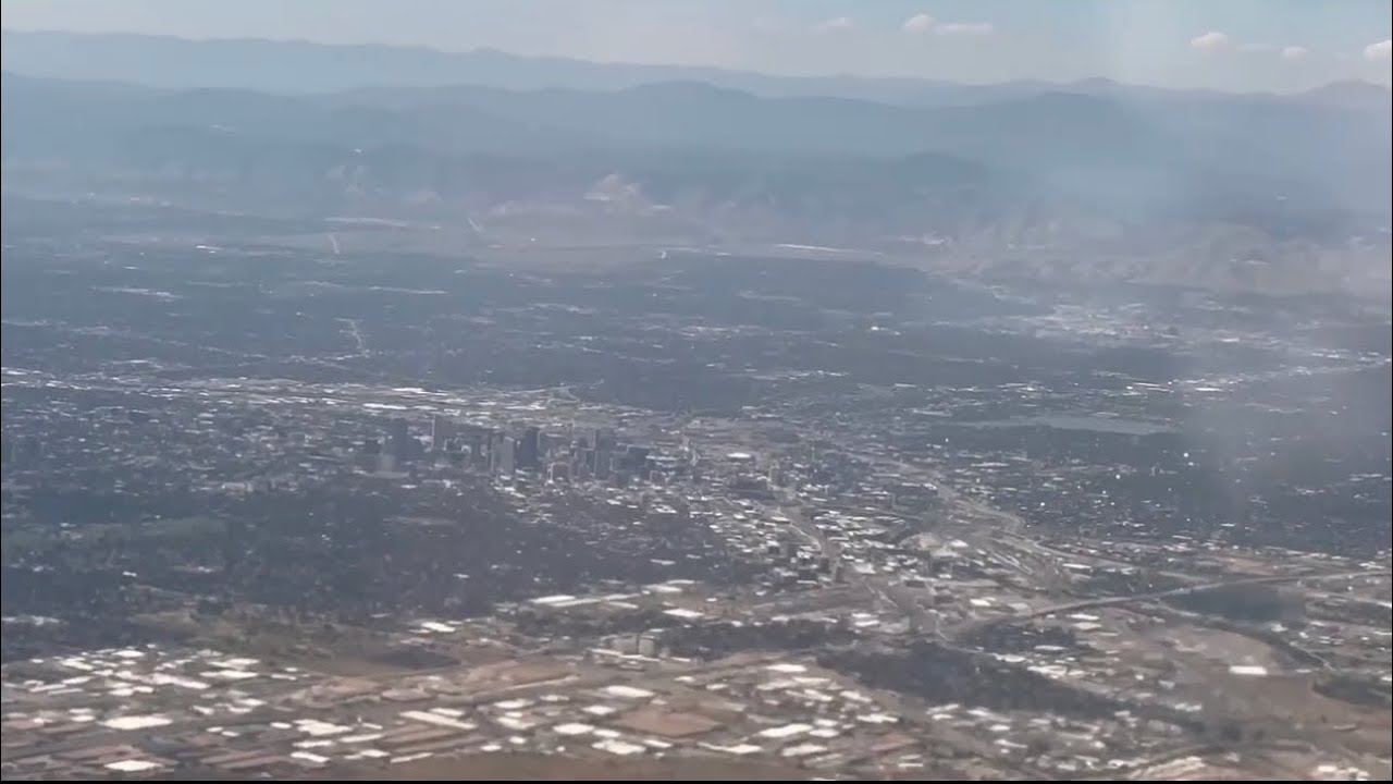 Hazy hot Summer beautiful Denver, Colorado Landing ( DAL - DEN ) - YouTube