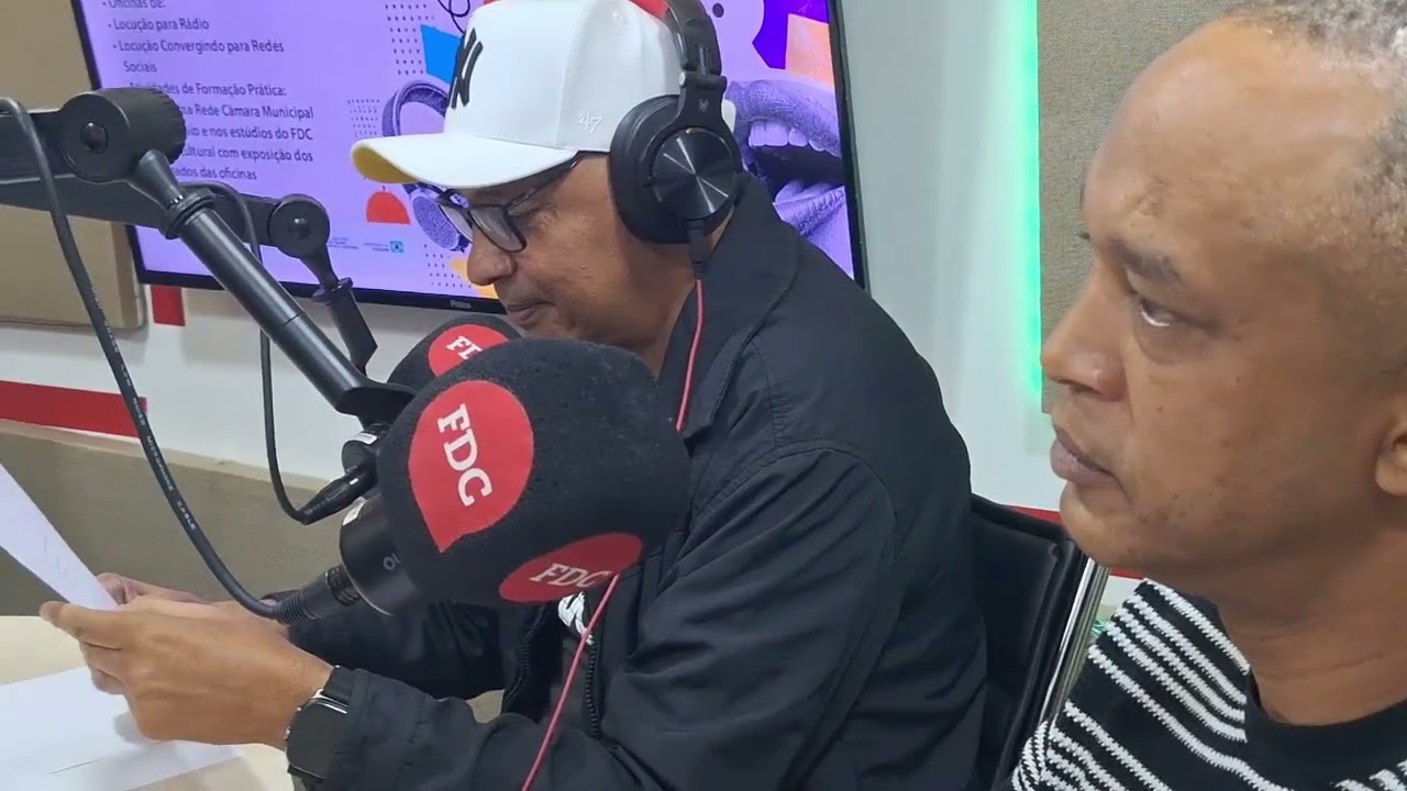 ALUNOS DA RÁDIO DALILA FM VISITAM O FDC PARA TER UM DIA COMO RADIALISTAS PROFISSIONAIS