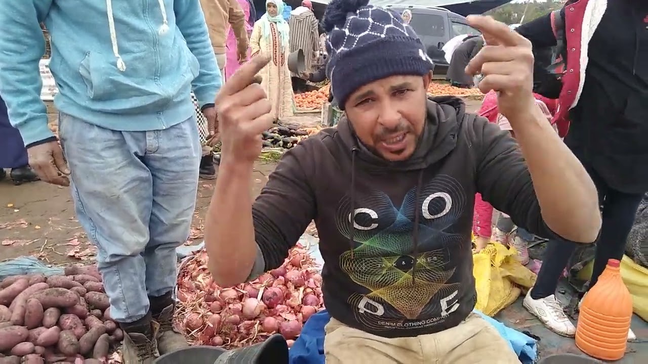 السوق أسبوعي في عرباوة و الخضر و الفواكه الغالية الجدا