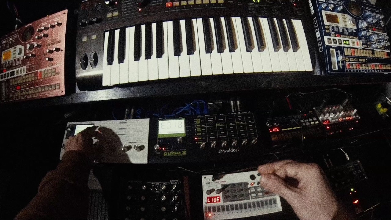 Live performance by Hector MAD