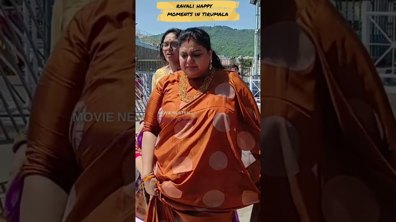 Actress Ravali Tirumala Visit With Family