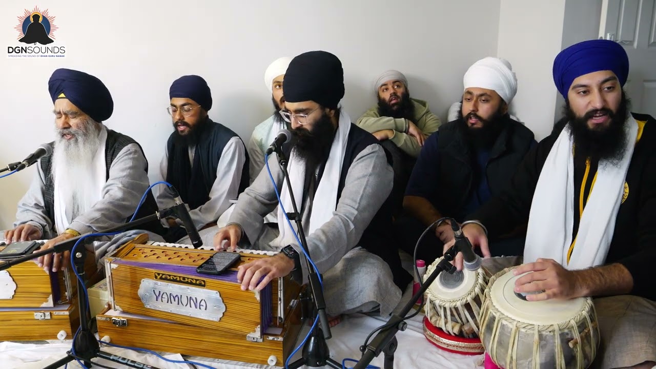 Visar Naahi Daataar Aapna Naam Deho - Bhai Harsimran Singh Ji Lalli