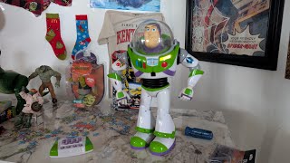 Toy Story Ultimate Buzz Lightyear Robot Quick Show Off