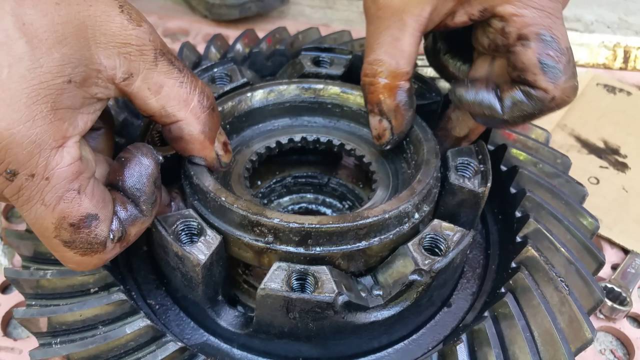 2001 ram 2500 rear differential - YouTube