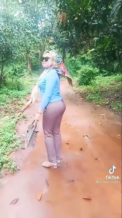 Tante Hijab Body Montok Banget