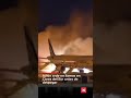 ARDE AVIÓN EN COREA DEL SUR | EVACUAN A 186 PASAJEROS