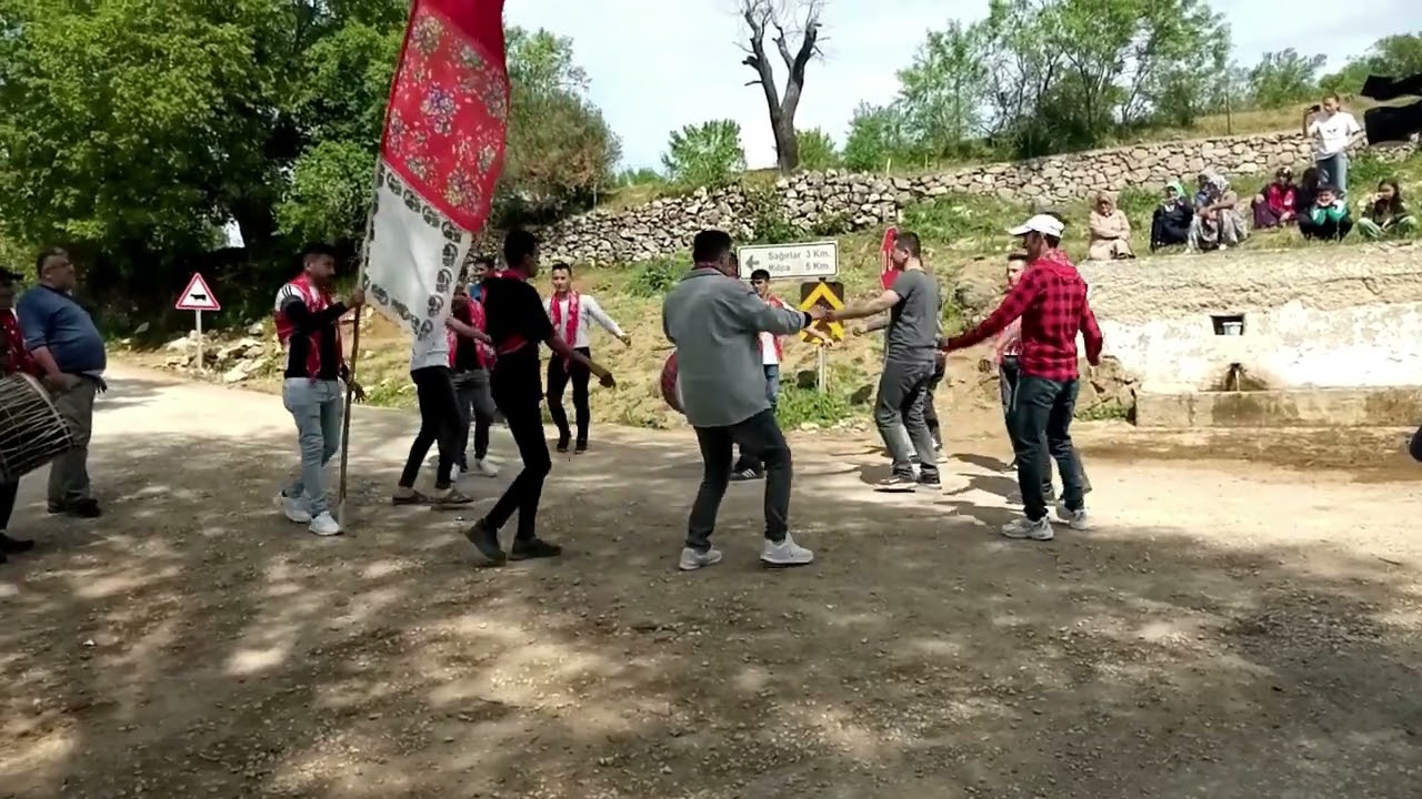 DURSUNBEY ÇINAR KÖYÜ GENÇLERİN AŞAĞIDAN OYUNU