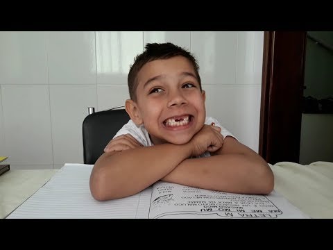 Vídeo: Como Retirar Um Dente Em Crianças E Em Si Mesmo