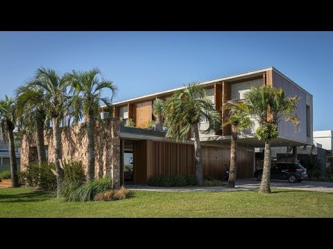 Videó: A modern ház Brazíliában a Dream Home forgatókönyveket újraszövegezi