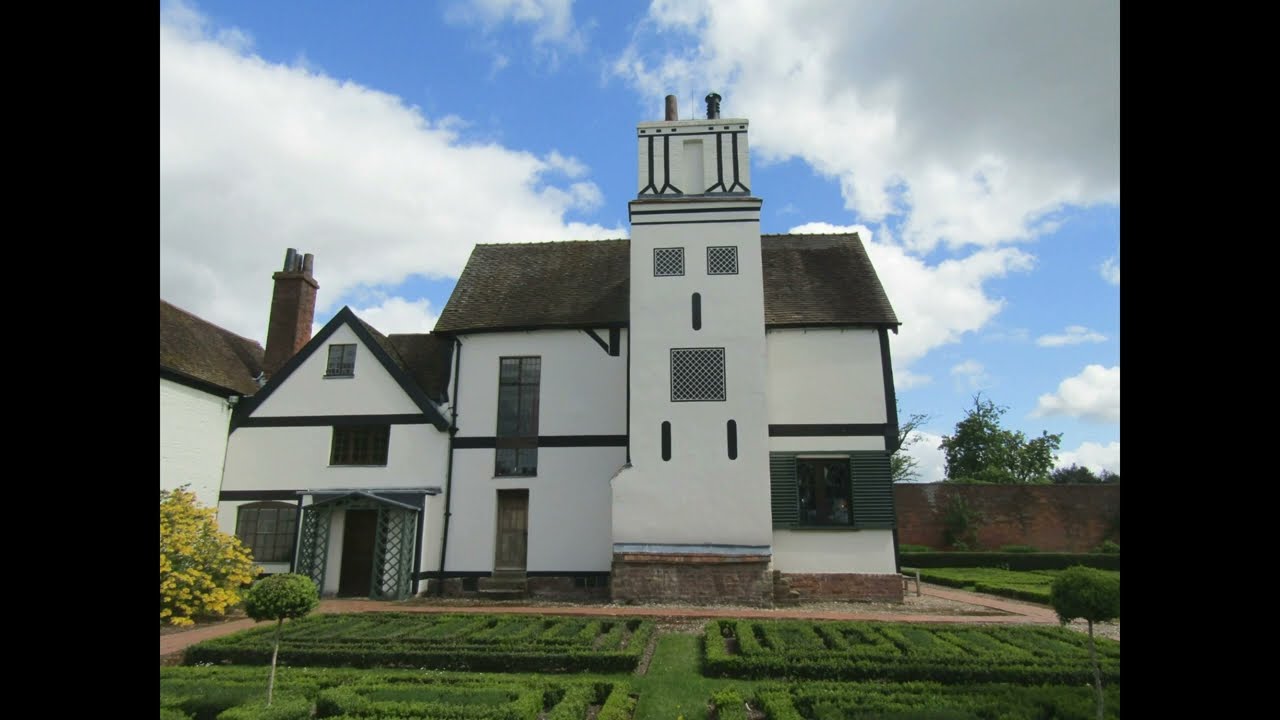 Boscobel House - The Extra Window in the Escape Route/Priest Hole off the Squire's Room.