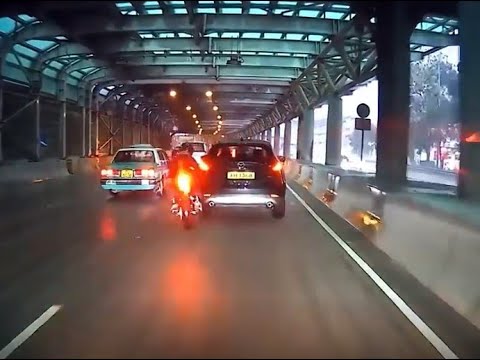 車CAM直擊 - 屯門公路 電單車切線一不留神 撞前車