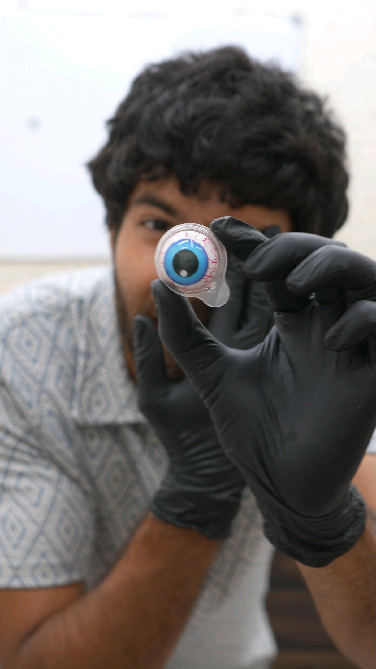 Putting eyeball in microwave #shorts #bluebox