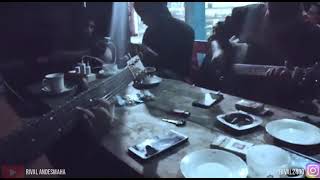 Story wa main gitar keren😎