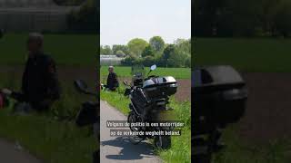 Motorrijders ZWAARGEWOND na ONGELUK | #shorts screenshot 4