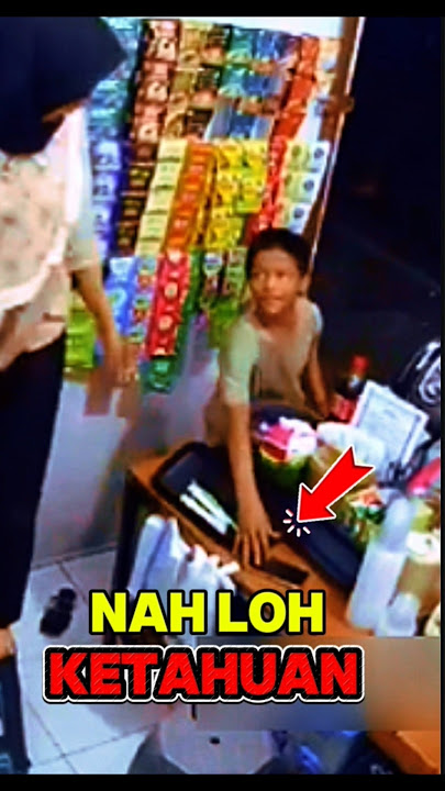 A boy went viral after trying to wash his cell phone at a shop.
