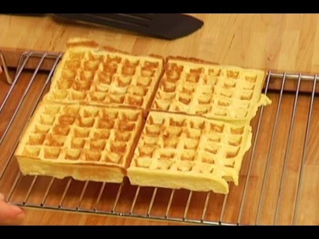 Technique De Cuisine Realiser Une Pate A Gaufres Youtube