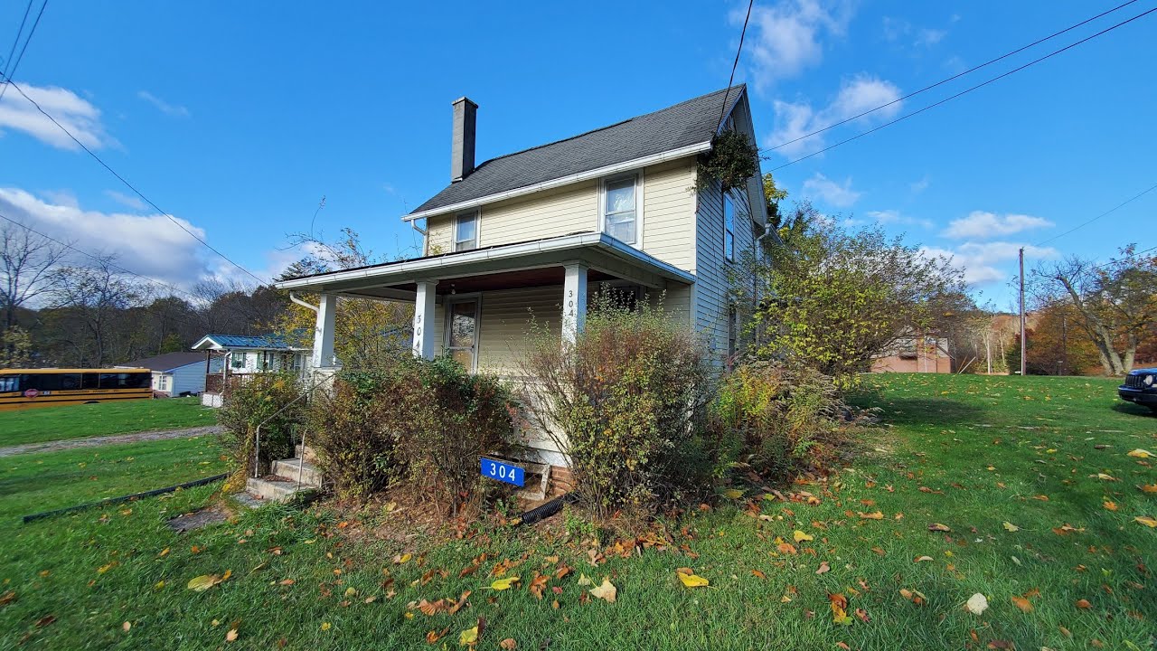 304 Clinton st. Avis, PA Jersey Shore schools. Bob Boob the real estate