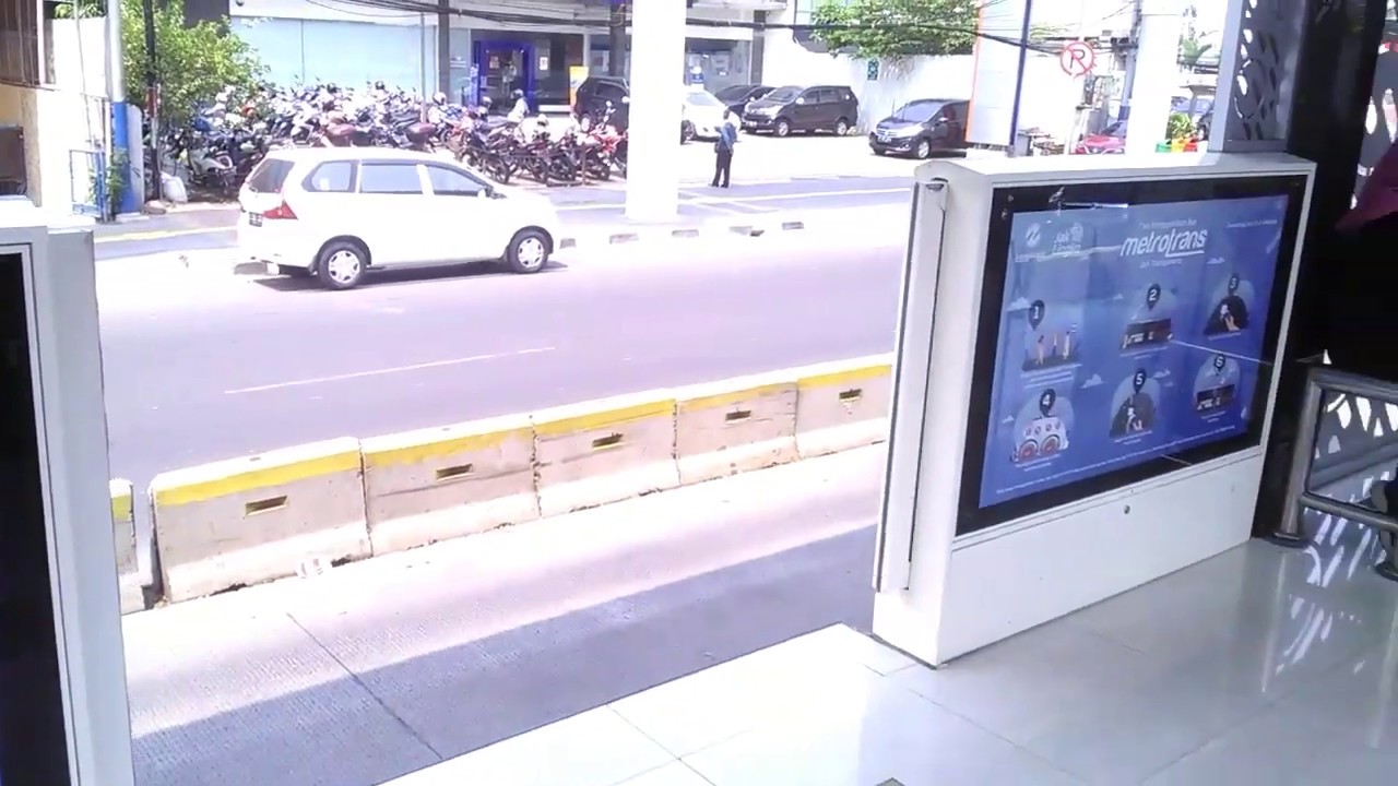 Halte Cantik Transjakarta Pemuda Rawamangun