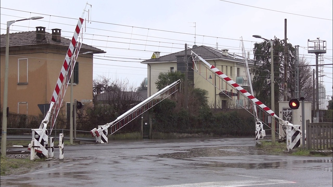 Caslino al Piano (I) Passaggio a Livello // Level crossing //