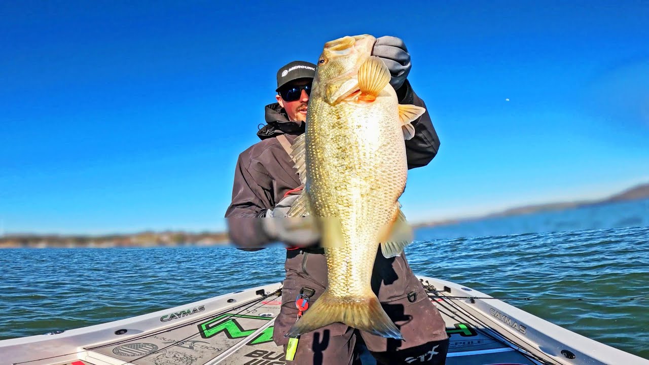 Early Spring Bass Fishing on Lake Guntersville!