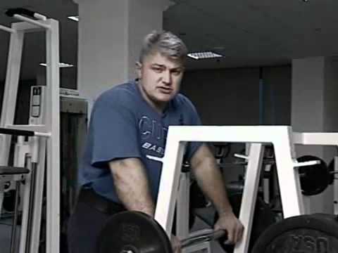 Подъем штанги на бицепсе стоя для мышц бицепсов