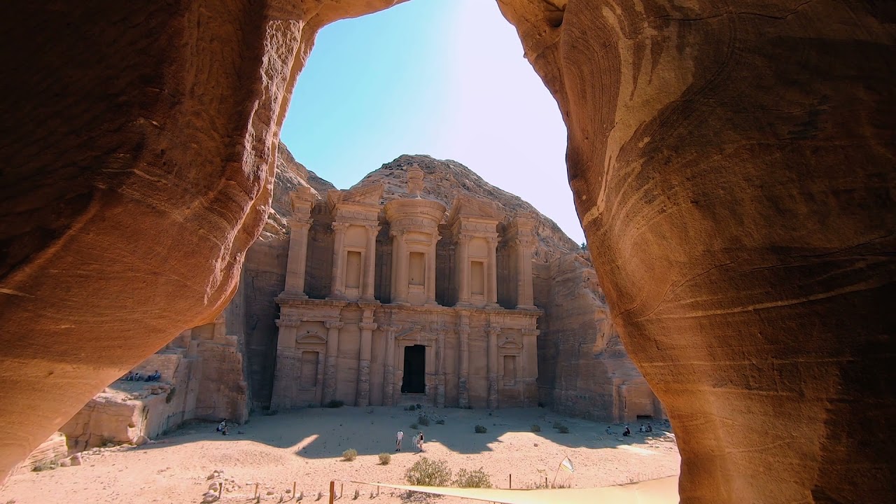 Canyon in Petra Jordan||copyright free video for creator's||free stock video