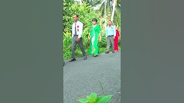 Đám cưới: Rước dâu đi bộ trên đường làng