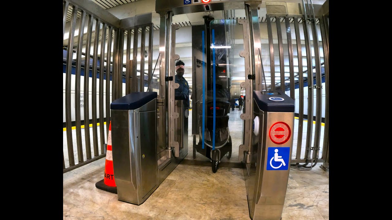 STraffic BART Elevator Fare Gate is in operation at Civic Center In 25 minutes i saw no fare evaders