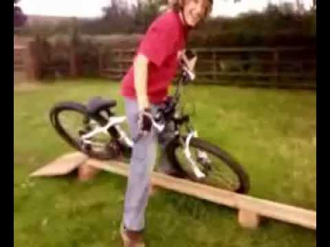 Dirt Jumping and Crashing In Sheriff Hutton