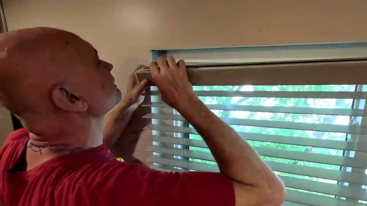 Springs window fashion blinds  not working properly