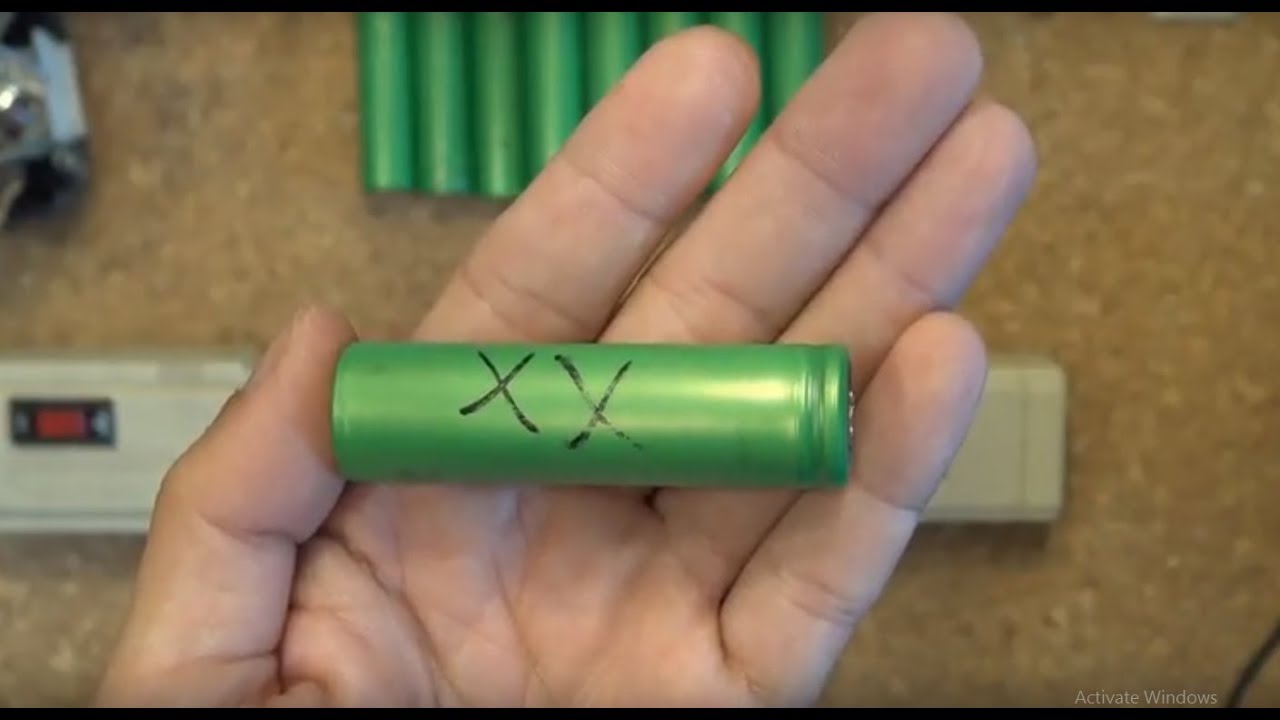 DIY: How to revive a dead 18650 (or any) Li-ion battery cell - YouTube