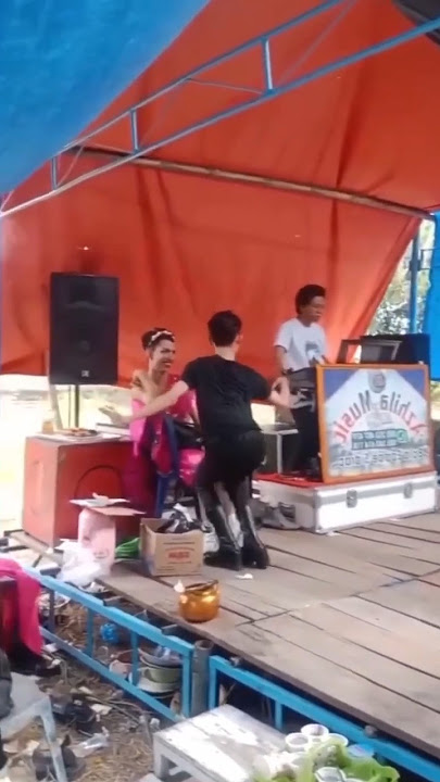 Ketika Bencong Berjoget #haha#lucuabis #kocak #fuunyshorts #shorts #facebookreels #fypviral #fyp